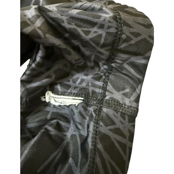 Umbro Womens Black & Gray Printed Racerback Sports Bra Size L Youth - Picture 8 of 8